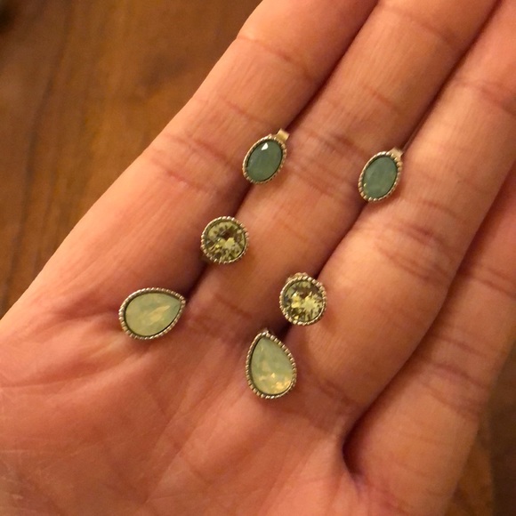 Set of earrings - Picture 1 of 1
